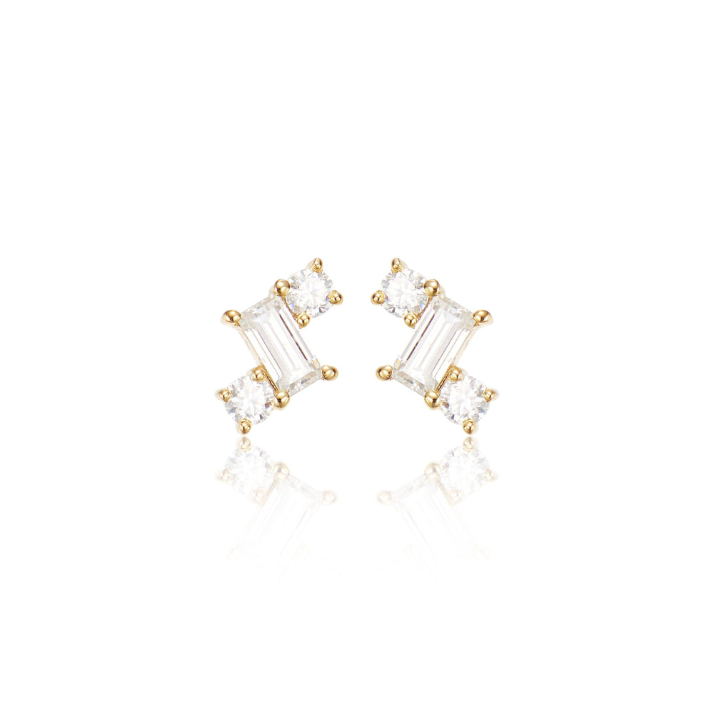 side angle of 14K solid gold baguette-cut lab diamond flat back stud earring threadless design nickel-free
