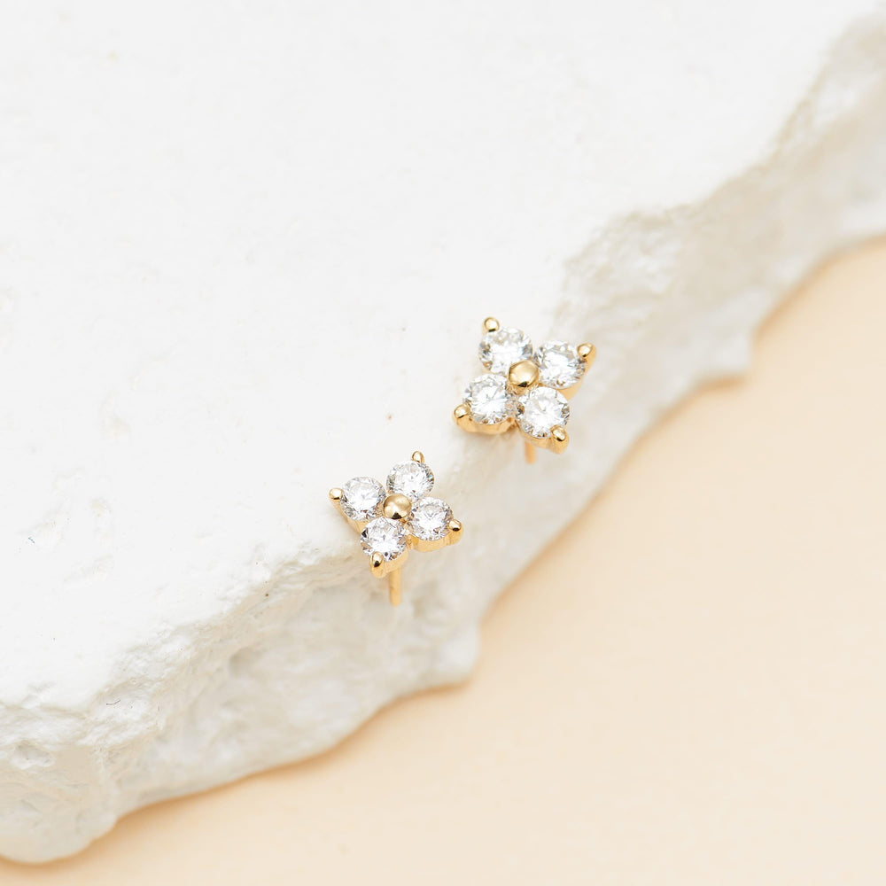 detail close-up of 14K solid gold lab diamond for nose piercing nose stud nickel-free