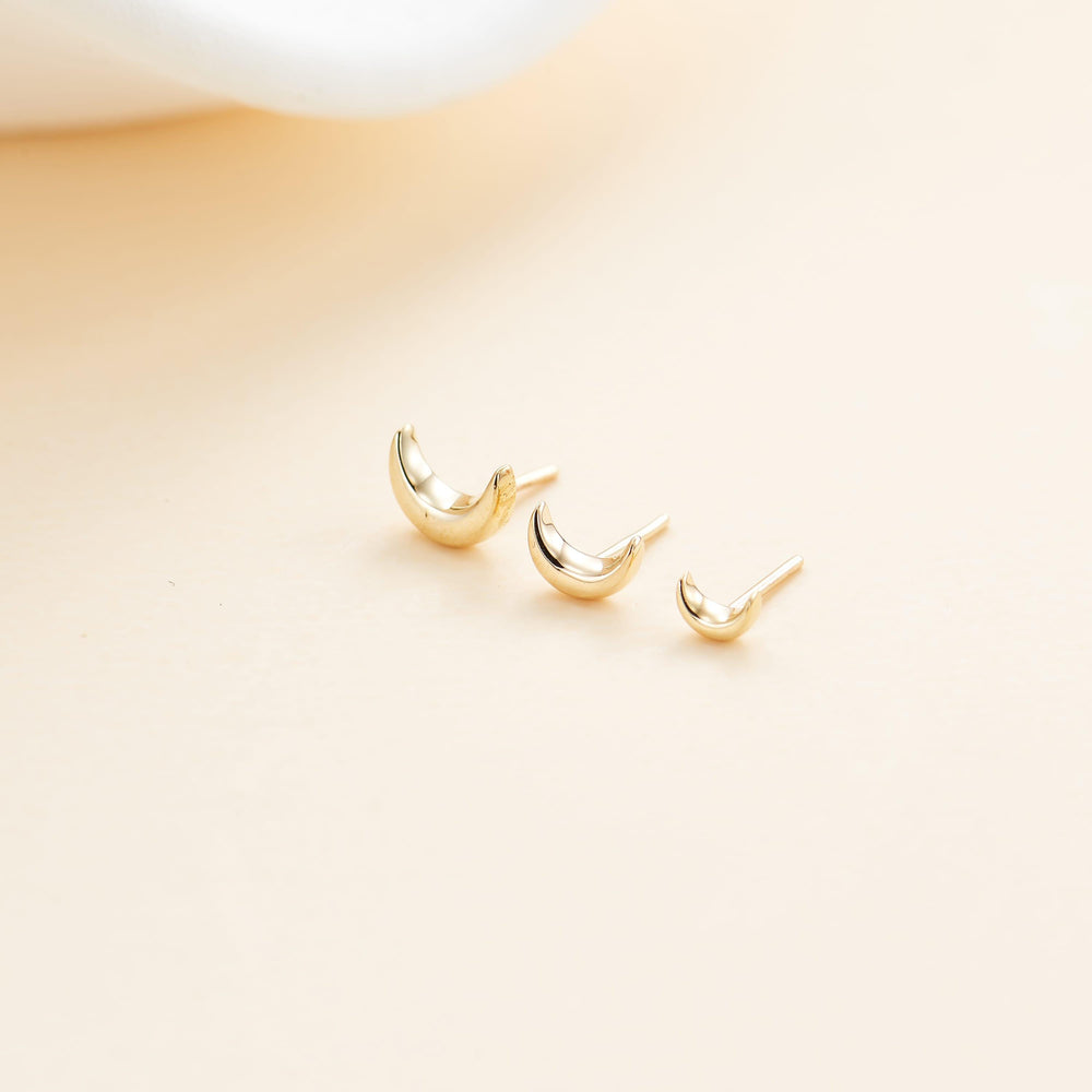 side angle of 14K solid gold crescent moon for cartilage piercing flat back stud earring threadless design nickel-free