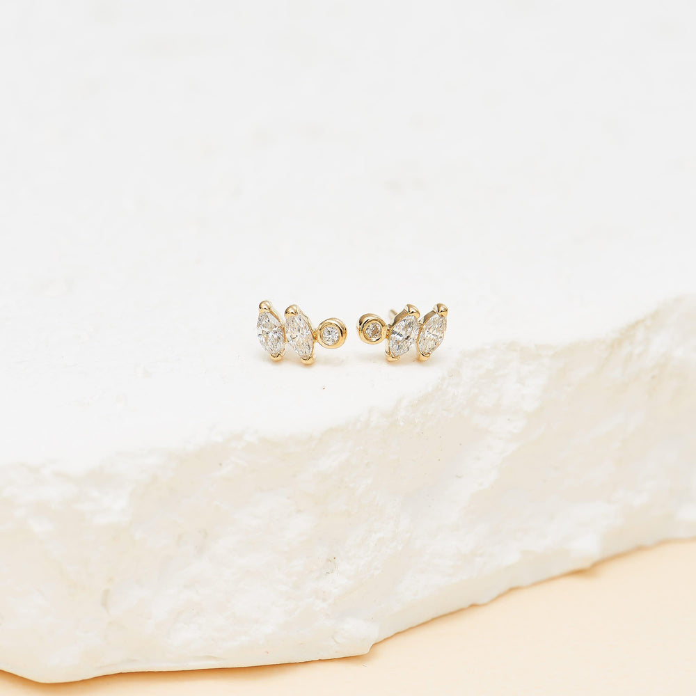 detail close-up of 14K solid gold lab diamond labret stud threadless design nickel-free